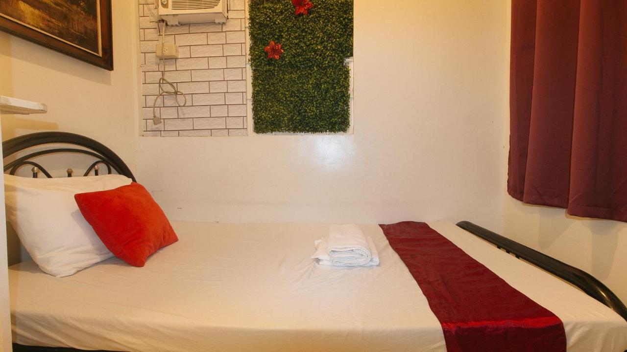 Nearest Hostel Pasay City By Reddoorz Exterior photo