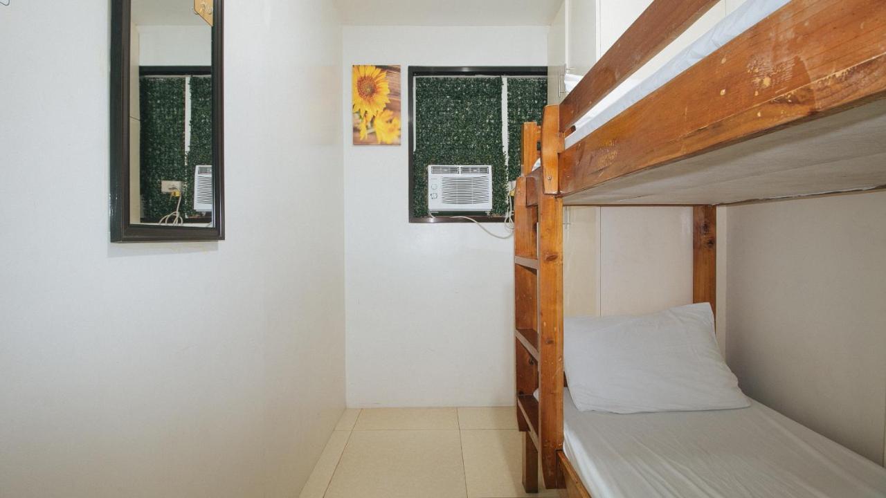 Nearest Hostel Pasay City By Reddoorz Exterior photo