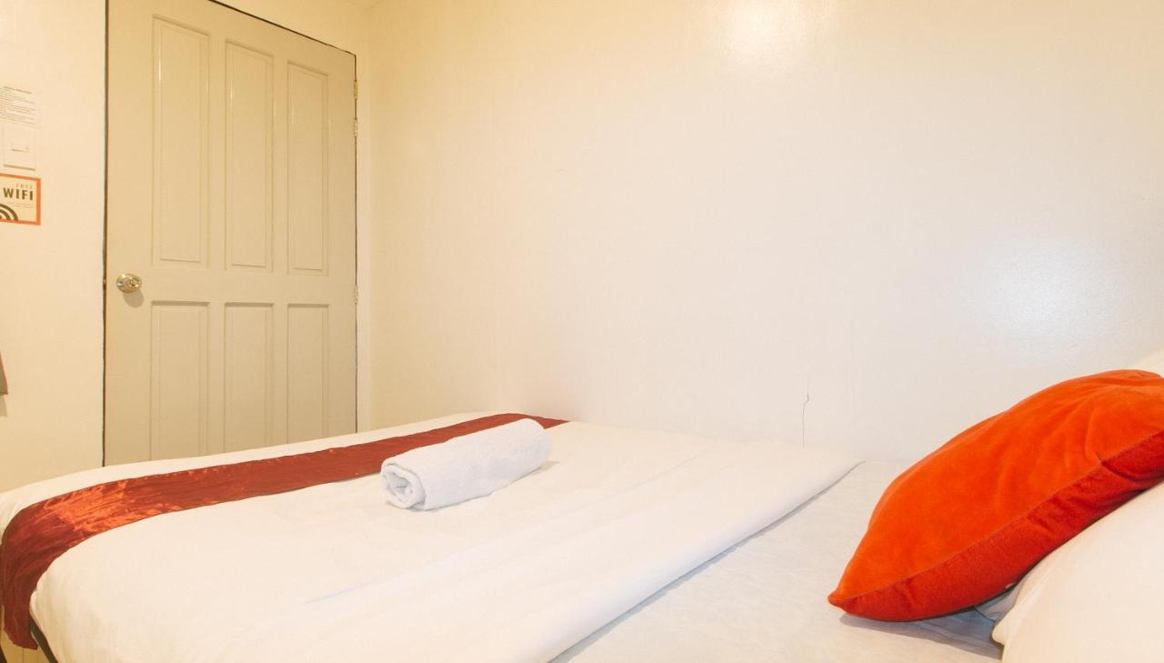 Nearest Hostel Pasay City By Reddoorz Exterior photo