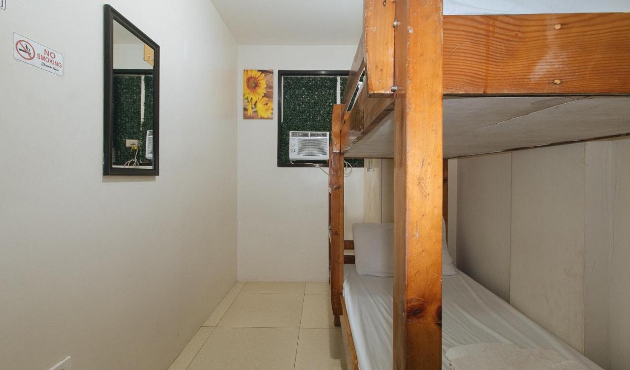 Nearest Hostel Pasay City By Reddoorz Exterior photo