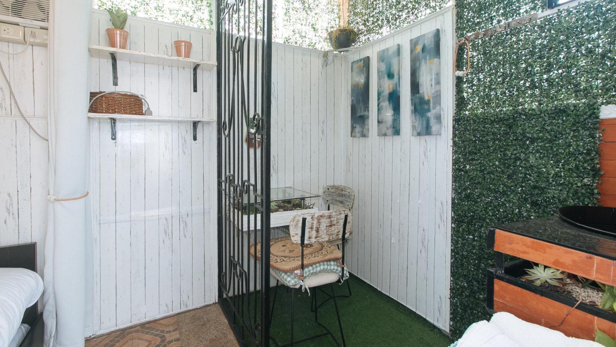 Nearest Hostel Pasay City By Reddoorz Exterior photo