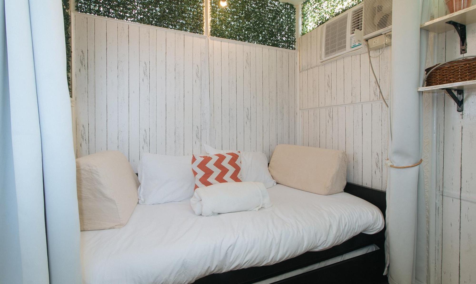Nearest Hostel Pasay City By Reddoorz Exterior photo